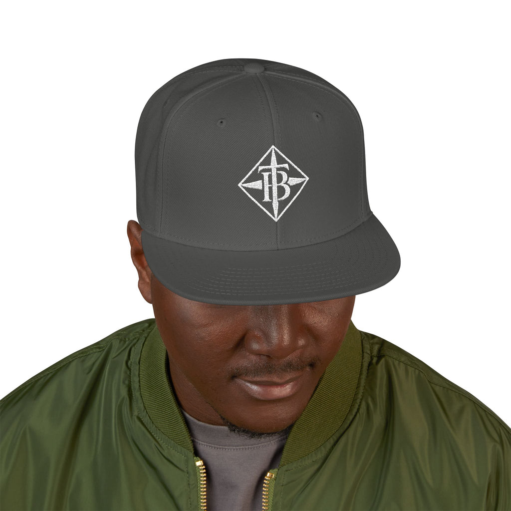 White Embroidered Snapback Cap — Minimal Geometric Logo, Adjustable Flat Brim