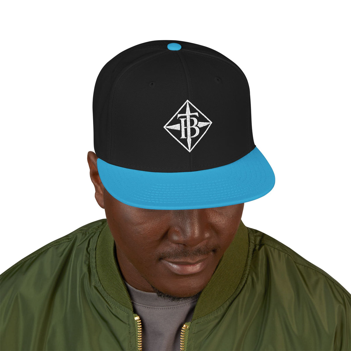 White Embroidered Snapback Cap — Minimal Geometric Logo, Adjustable Flat Brim