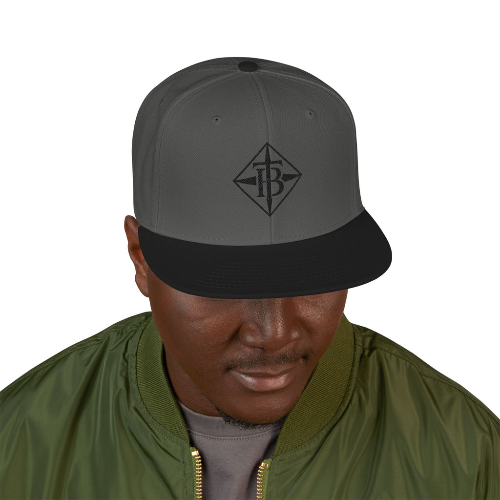 Black Embroidered Snapback Cap — Minimal Geometric Logo, Adjustable Flat Brim